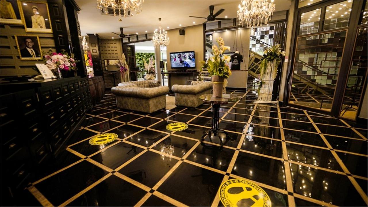 1969 Business Suites @ Ipoh Garden Екстер'єр фото