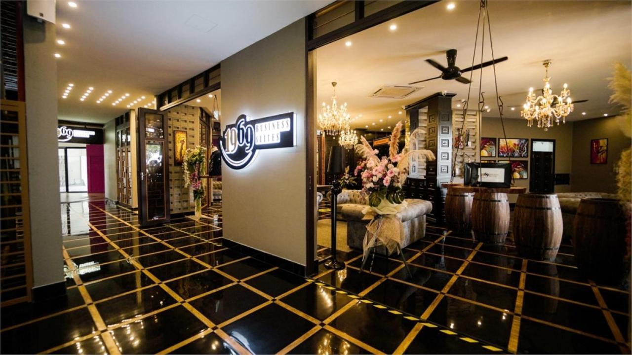 1969 Business Suites @ Ipoh Garden Екстер'єр фото