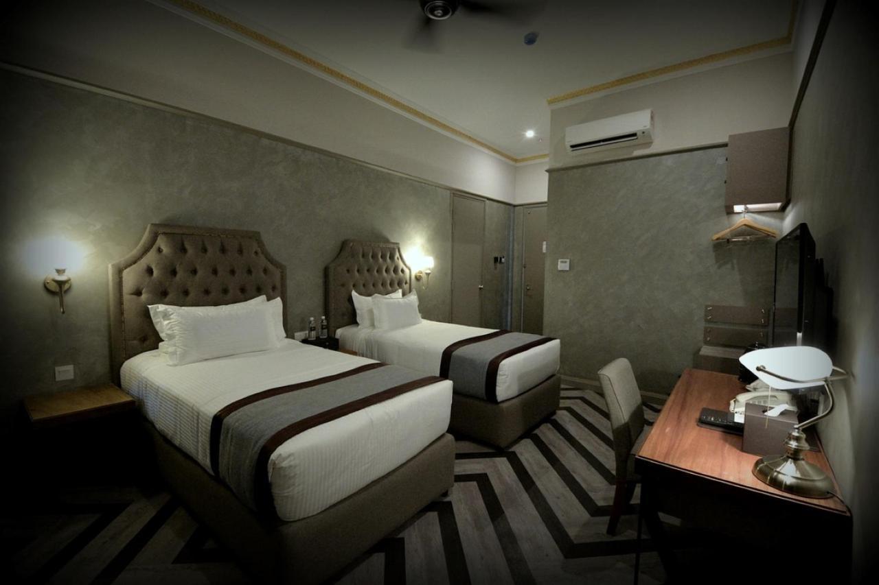 1969 Business Suites @ Ipoh Garden Екстер'єр фото