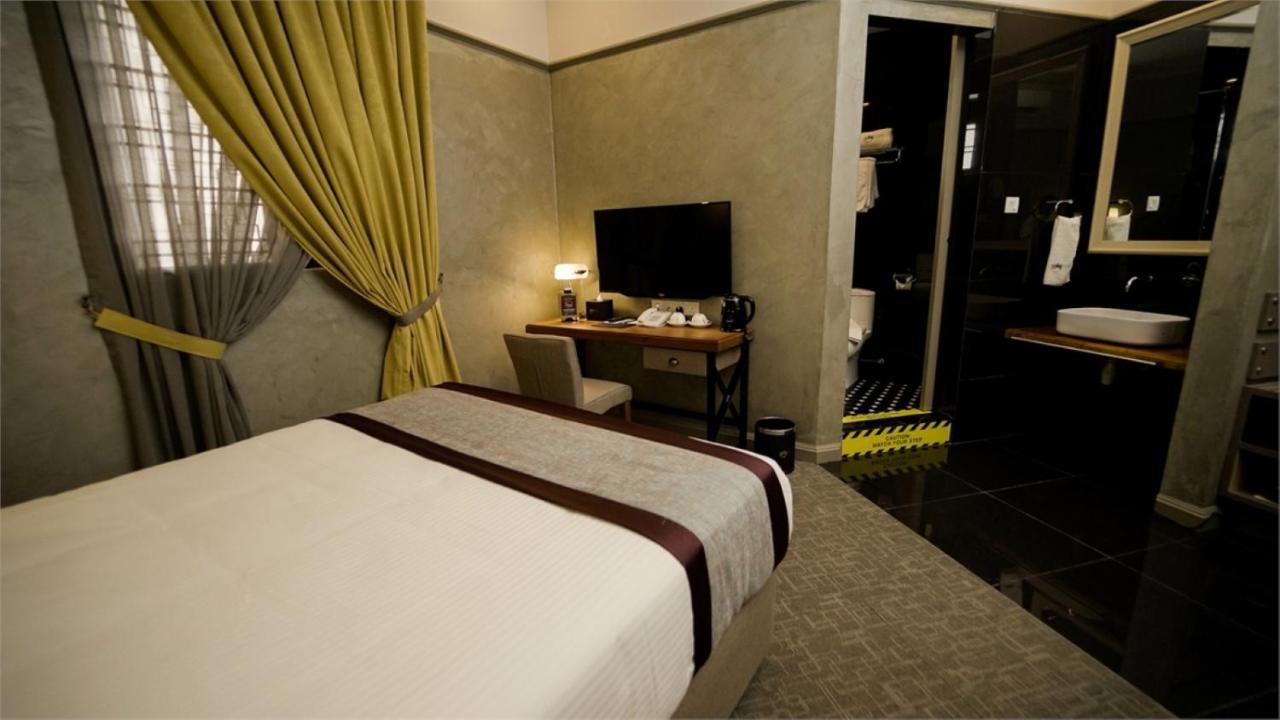 1969 Business Suites @ Ipoh Garden Екстер'єр фото