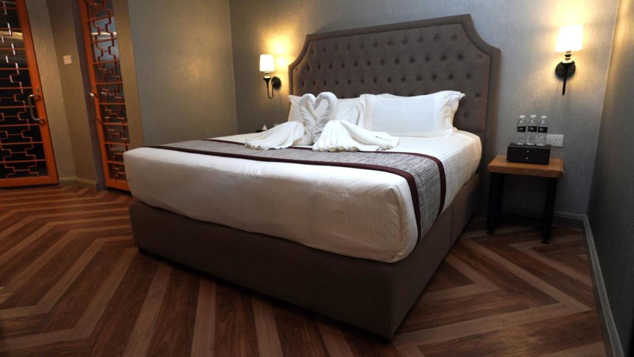 1969 Business Suites @ Ipoh Garden Екстер'єр фото