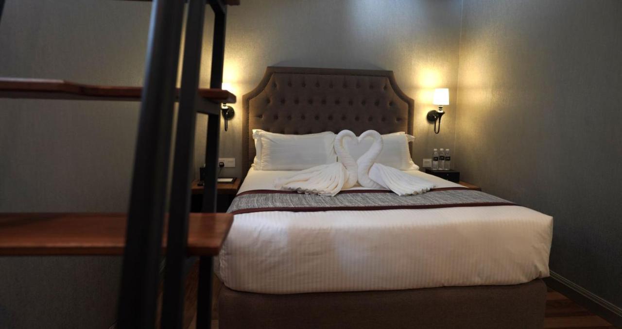 1969 Business Suites @ Ipoh Garden Екстер'єр фото