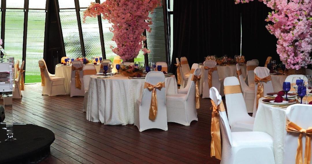 1969 Business Suites @ Ipoh Garden Екстер'єр фото
